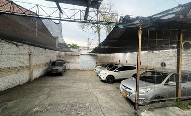 LA SUCURSAL EQUIPO INMOBILIARIA  VENDE PARQUEADERO/LOTE EN EL CENTRO DE PALMIRA 