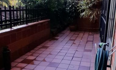 Vendo Casa en Sabaneta zona colegio el Carmelo (S)
