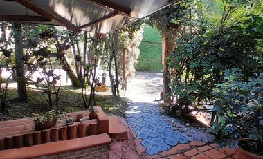 Vendo Casa en Sabaneta zona colegio el Carmelo (S)