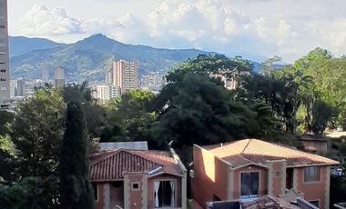 Vendo Casa en Sabaneta zona colegio el Carmelo (S)