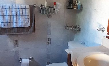 Vendo Casa en Sabaneta zona colegio el Carmelo (S)