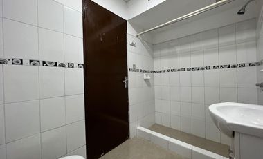 Se Vende Departamento Triplex en Chorrillos con 2 estacionamientos