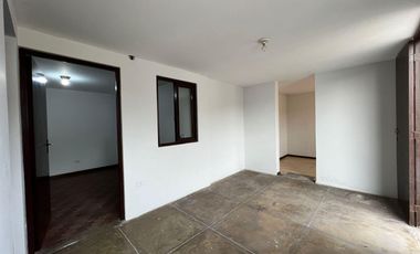 Se Vende Departamento Triplex en Chorrillos con 2 estacionamientos
