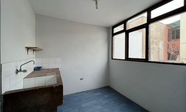 Se Vende Departamento Triplex en Chorrillos con 2 estacionamientos