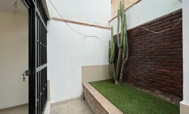 Se Vende Departamento Triplex en Chorrillos con 2 estacionamientos