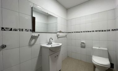 Se Vende Departamento Triplex en Chorrillos con 2 estacionamientos