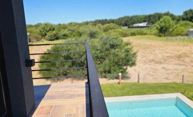 VENTA CASA SENDEROS IV COSTA ESMERALDA 5 AMBIENTES