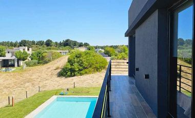 VENTA CASA SENDEROS IV COSTA ESMERALDA 5 AMBIENTES