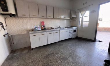 ALQUILER PH 3 AMBIENTES 2 PATIOS. 1 TZA. R. ESC