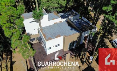 Casa en venta c/ cochera en Mar de las Pampas