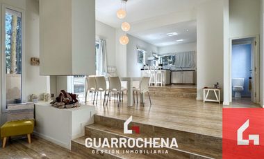 Casa en venta c/ cochera en Mar de las Pampas