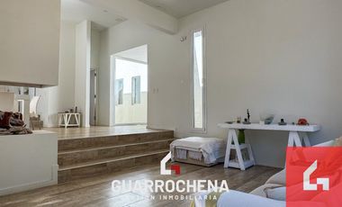 Casa en venta c/ cochera en Mar de las Pampas