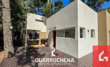 Casa en venta c/ cochera en Mar de las Pampas