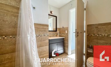 Casa en venta c/ cochera en Mar de las Pampas
