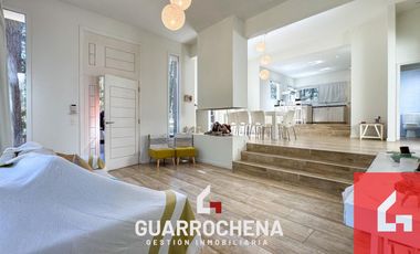 Casa en venta c/ cochera en Mar de las Pampas