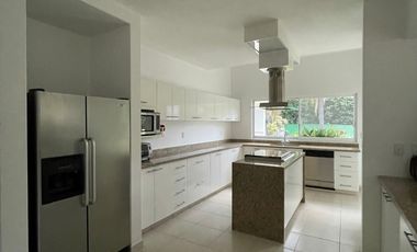 Hermosa casa en venta en Lomas de cocoyoc