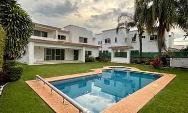 Hermosa casa en venta en Lomas de cocoyoc