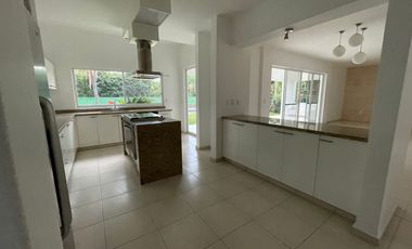 Hermosa casa en venta en Lomas de cocoyoc