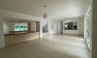 Hermosa casa en venta en Lomas de cocoyoc