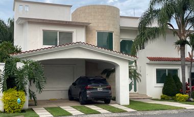 Hermosa casa en venta en Lomas de cocoyoc