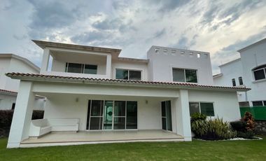 Hermosa casa en venta en Lomas de cocoyoc