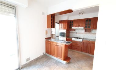 Departamento de 3 Ambientes con Balcón, Cerca de Panamericana y Av. Mitre- En Alquiler