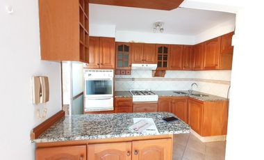 Departamento de 3 Ambientes con Balcón, Cerca de Panamericana y Av. Mitre- En Alquiler