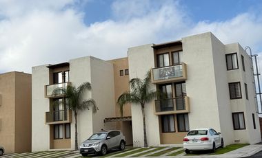 Puerta Real departamento AMUEBLADO Planta Baja cerca de planta Toyota