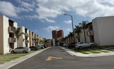 Puerta Real departamento AMUEBLADO Planta Baja cerca de planta Toyota