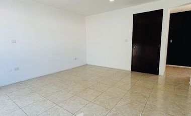 Casa en venta en Fracc. San José- Coatepec: Habitación en PB y amplio jardín