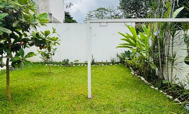 Casa en venta en Fracc. San José- Coatepec: Habitación en PB y amplio jardín