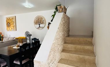 Casa en venta en Fracc. San José- Coatepec: Habitación en PB y amplio jardín