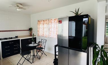 Casa en venta en Fracc. San José- Coatepec: Habitación en PB y amplio jardín