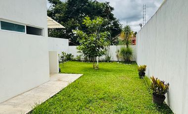 Casa en venta en Fracc. San José- Coatepec: Habitación en PB y amplio jardín