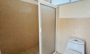 Casa en venta en Fracc. San José- Coatepec: Habitación en PB y amplio jardín