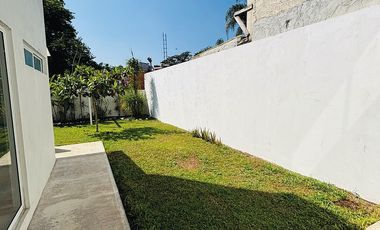 Casa en venta en Fracc. San José- Coatepec: Habitación en PB y amplio jardín