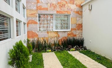 Casa en venta en Fracc. San José- Coatepec: Habitación en PB y amplio jardín