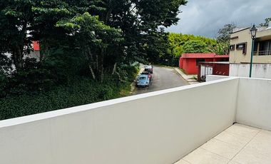 Casa en venta en Fracc. San José- Coatepec: Habitación en PB y amplio jardín