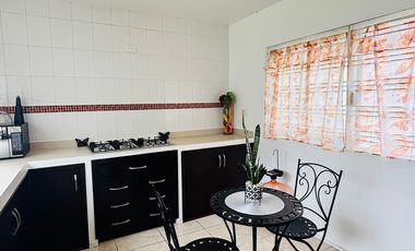 Casa en venta en Fracc. San José- Coatepec: Habitación en PB y amplio jardín