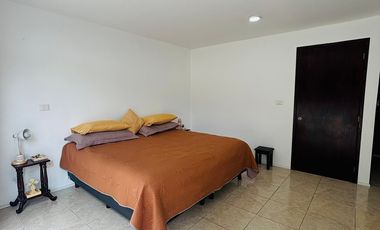 Casa en venta en Fracc. San José- Coatepec: Habitación en PB y amplio jardín