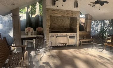 Quinta con 4 departamentos