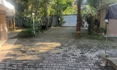 Quinta con 4 departamentos