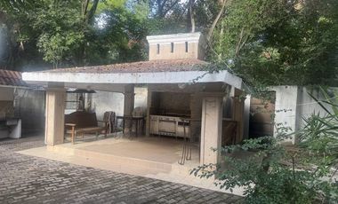 Quinta con 4 departamentos