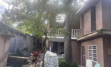 Quinta con 4 departamentos