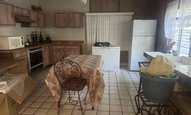 Quinta con 4 departamentos