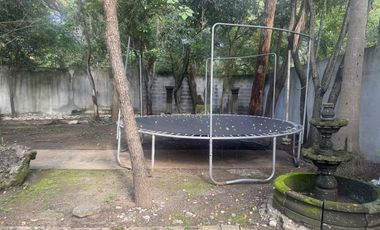 Quinta con 4 departamentos