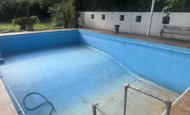 Quinta con 4 departamentos