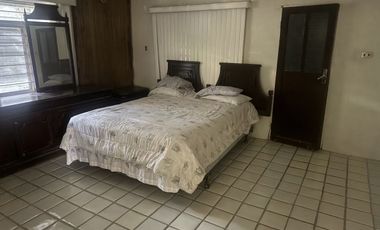 Quinta con 4 departamentos