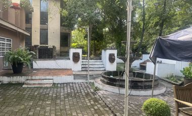 Quinta con 4 departamentos