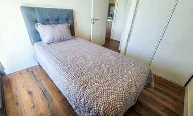 Amoblado 2 Dor. 2 Bñ. 1 Est. Moderno y disponible. Parque Arauco